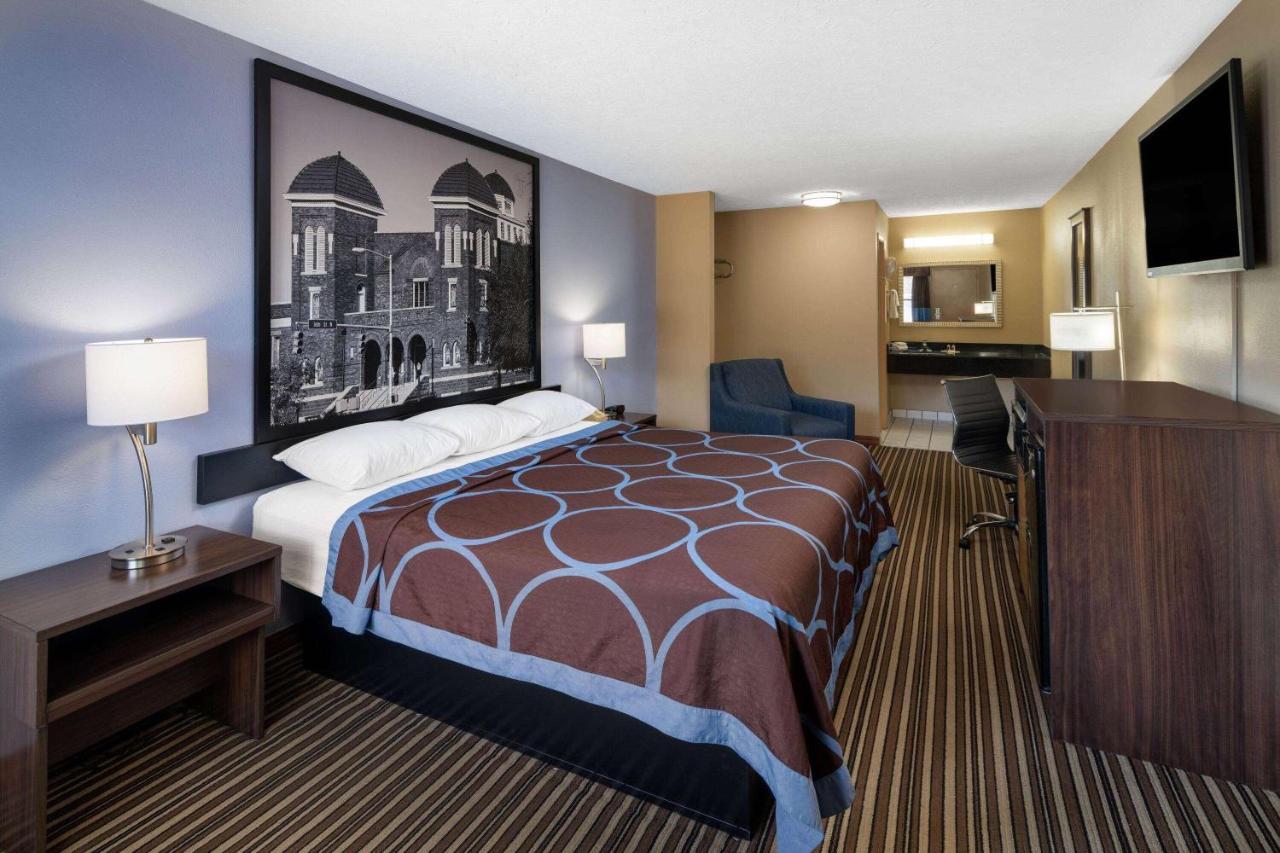 Super 8 By Wyndham Gadsden Al Hotel Exterior photo
